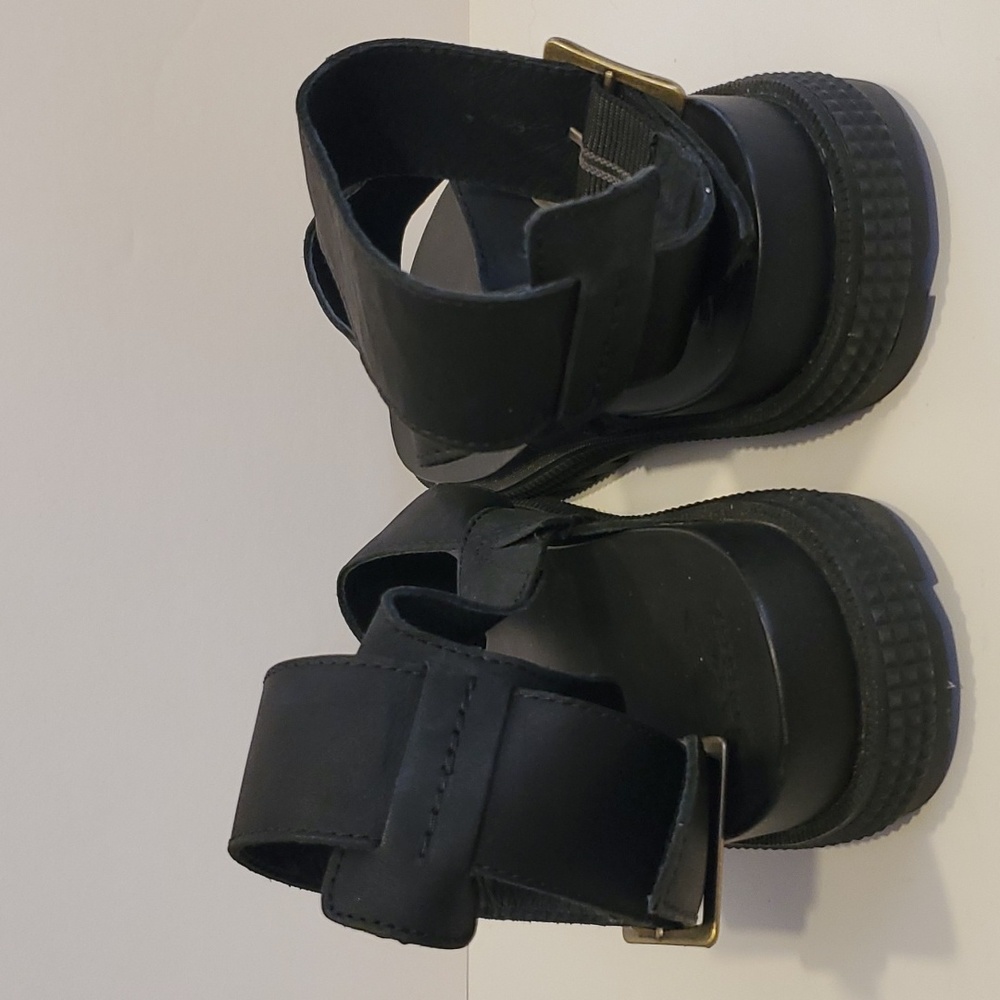 NWOT Sorel Roaming Black Leather T-Strap Sandals Size 8.5 - Picture 5 of 10